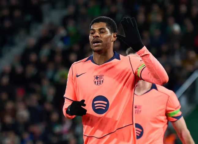 拒绝回归！曼联太子太狠心，降薪留巴萨，接班莱万也不回家